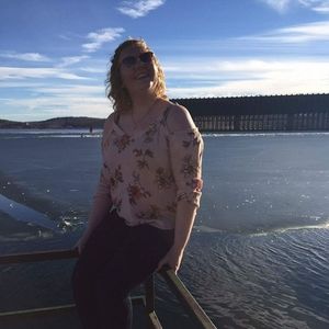 Meet your Posher, Olivia